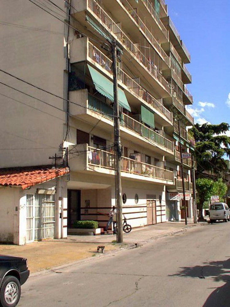 Studio in Bermudez, Argentina No. 15571