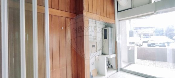 168m² Commercial property in Santo Tirso, Portugal No. 62931 3