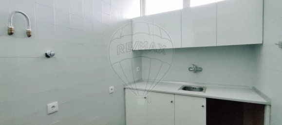 168m² Commercial property in Santo Tirso, Portugal No. 62931 12