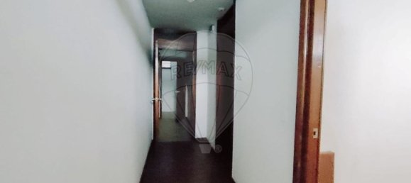 168m² Commercial property in Santo Tirso, Portugal No. 62931 2