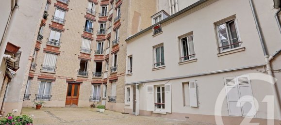 Studio in Paris, France No. 296436 12