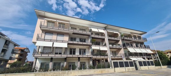 2 bedrooms Apartment in Cuneo, Italy No. 66386 4