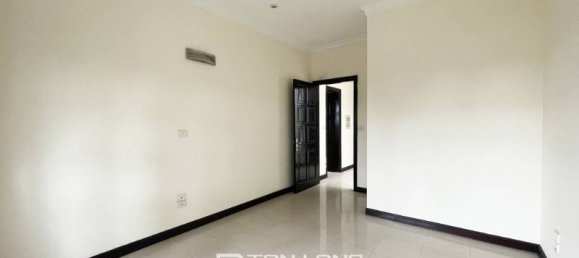 5 bedrooms Villa in Tay Ho, Vietnam No. 623 25