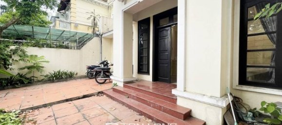 5 bedrooms Villa in Tay Ho, Vietnam No. 623 2