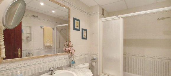 Apartamento de 4 dormitorios en Marbella, Spain No. 135021 21