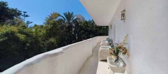 Apartamento de 4 dormitorios en Marbella, Spain No. 135021 4