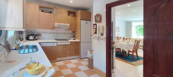 Apartamento de 4 dormitorios en Marbella, Spain No. 135021 10