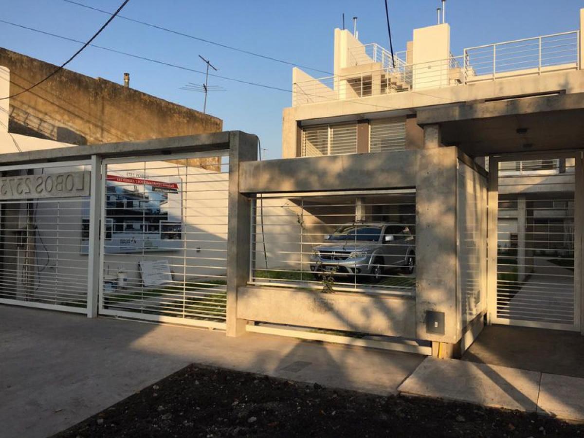 Studio in Moron, Argentina No. 20814