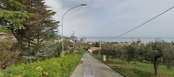 3 rooms Apartment in Vasto, Italy No. 184839 2
