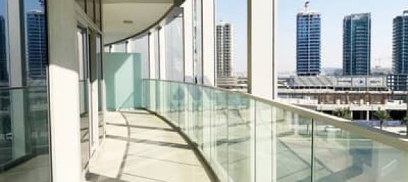 Studio in Business Bay, UAE No. 179 3