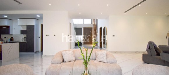 Villa T5 em Al Furjan, UAE N.º 99102 5