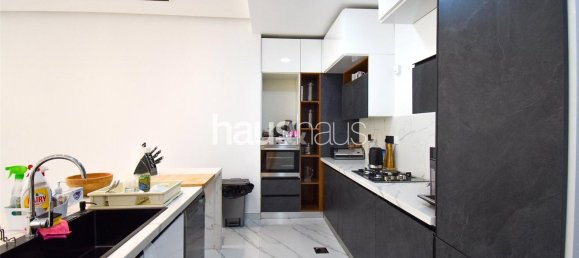 Villa T5 em Al Furjan, UAE N.º 99102 16