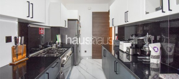 Villa T5 em Al Furjan, UAE N.º 99102 12