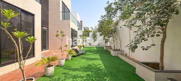 Villa T5 em Al Furjan, UAE N.º 99102 18