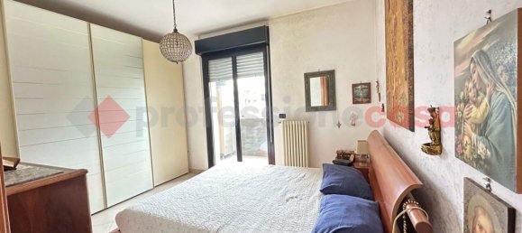 2 rooms Apartment in Bari, Italy No. 14818 3