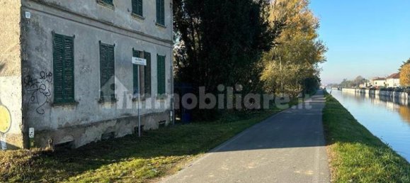 4 bedrooms House in Vermezzo con Zelo, Italy No. 378706 3