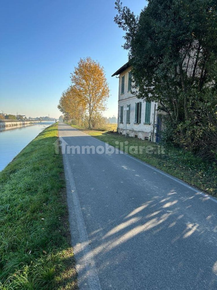 4 bedrooms House in Vermezzo con Zelo, Italy No. 378706