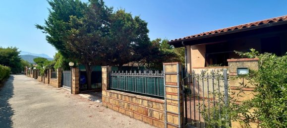 Casa de 4 dormitorios en Campofelice di Roccella, Italy No. 358326 14