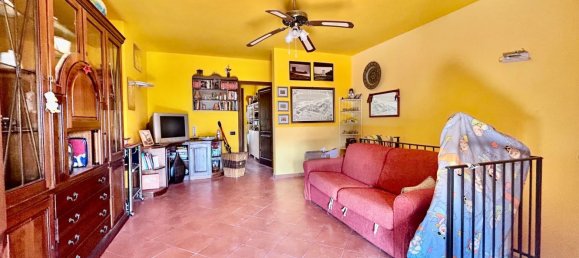 Casa de 4 dormitorios en Campofelice di Roccella, Italy No. 358326 22