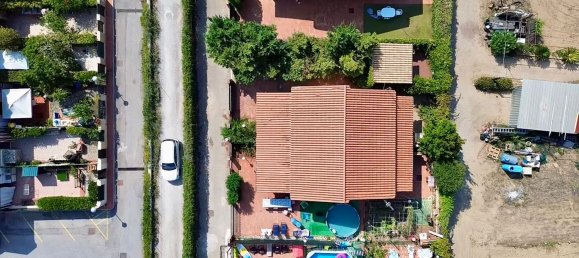 Casa de 4 dormitorios en Campofelice di Roccella, Italy No. 358326 4