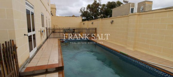 3 bedrooms Villa in Attard, Malta No. 2220 10