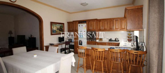 3 bedrooms Villa in Attard, Malta No. 2220 3
