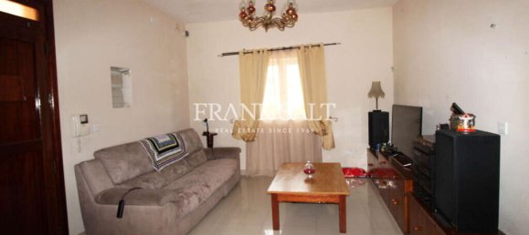3 bedrooms Villa in Attard, Malta No. 2220 8