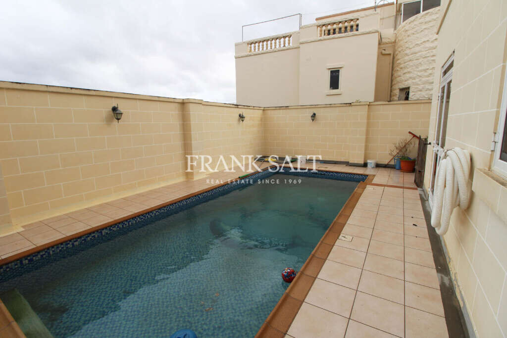 3 bedrooms Villa in Attard, Malta No. 2220