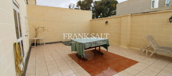 3 bedrooms Villa in Attard, Malta No. 2220 9