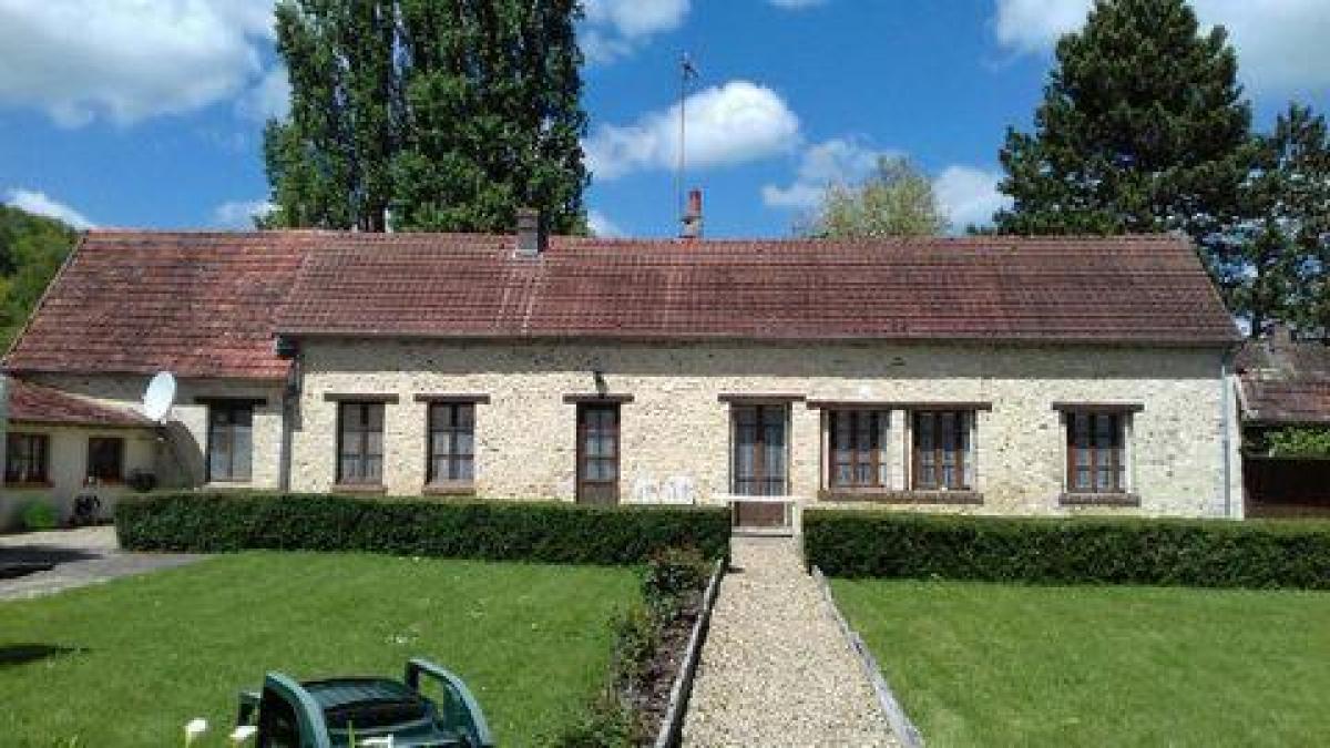 3 bedrooms House in Bueil, France No. 27203