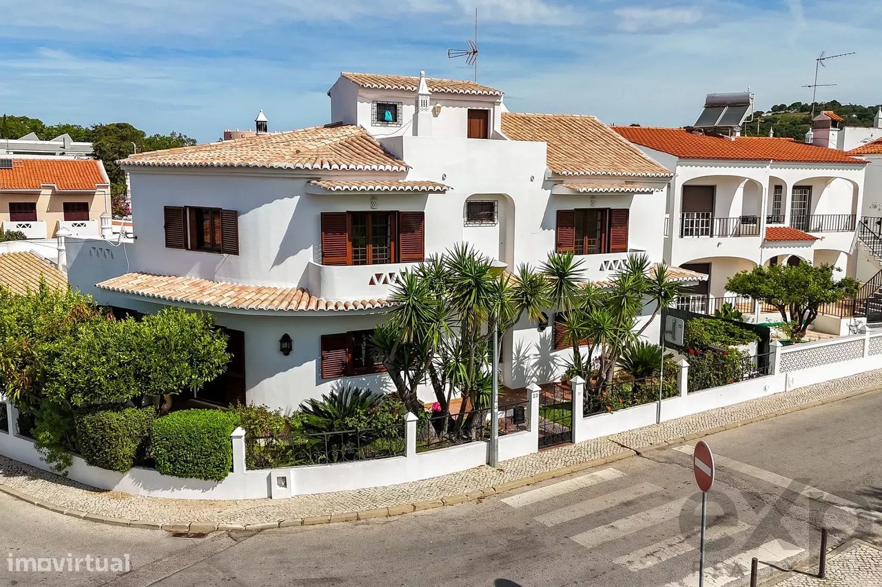 5 Schlafzimmer Gewerbliche Immobilie in Loule, Portugal, Nr. 215565