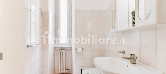 4 bedrooms Apartment in Rome, Italy No. 32647 35