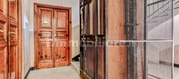 4 bedrooms Apartment in Rome, Italy No. 32647 28