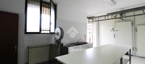  عقار تجاري في Dalmine, Italy 200متر مربع رقم 133741 27