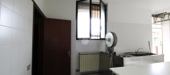  عقار تجاري في Dalmine, Italy 200متر مربع رقم 133741 26