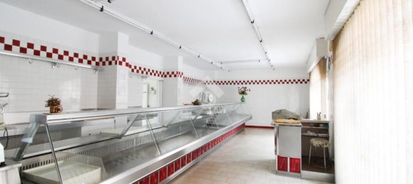  عقار تجاري في Dalmine, Italy 200متر مربع رقم 133741 2