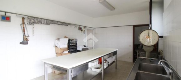  عقار تجاري في Dalmine, Italy 200متر مربع رقم 133741 12