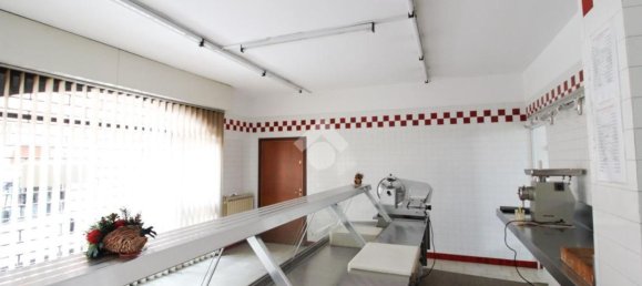 عقار تجاري في Dalmine, Italy 200متر مربع رقم 133741 18