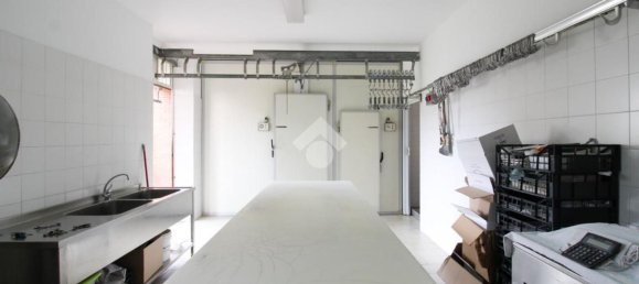  عقار تجاري في Dalmine, Italy 200متر مربع رقم 133741 15