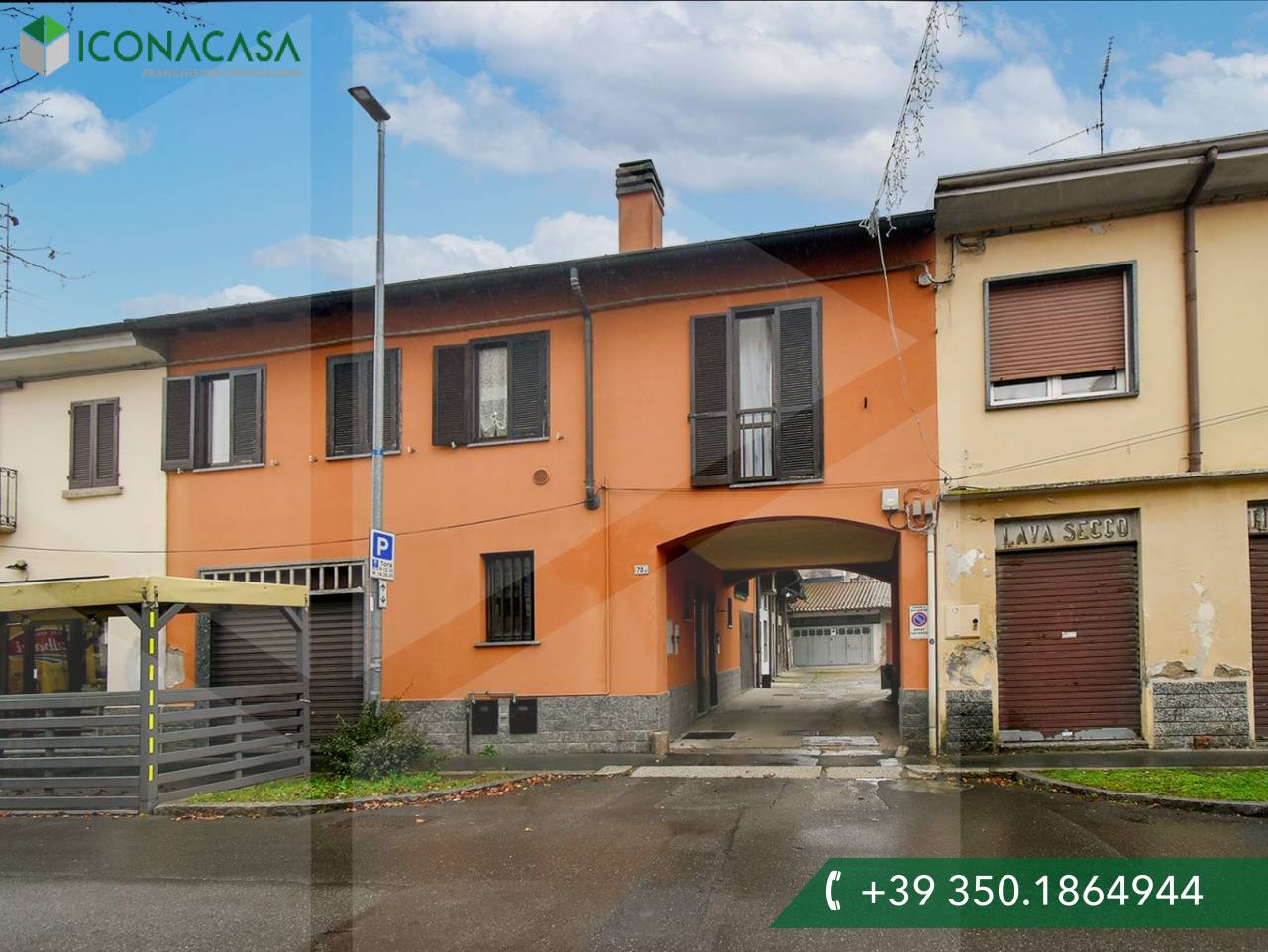 4 rooms Building in Rescaldina, Italy No. 22814
