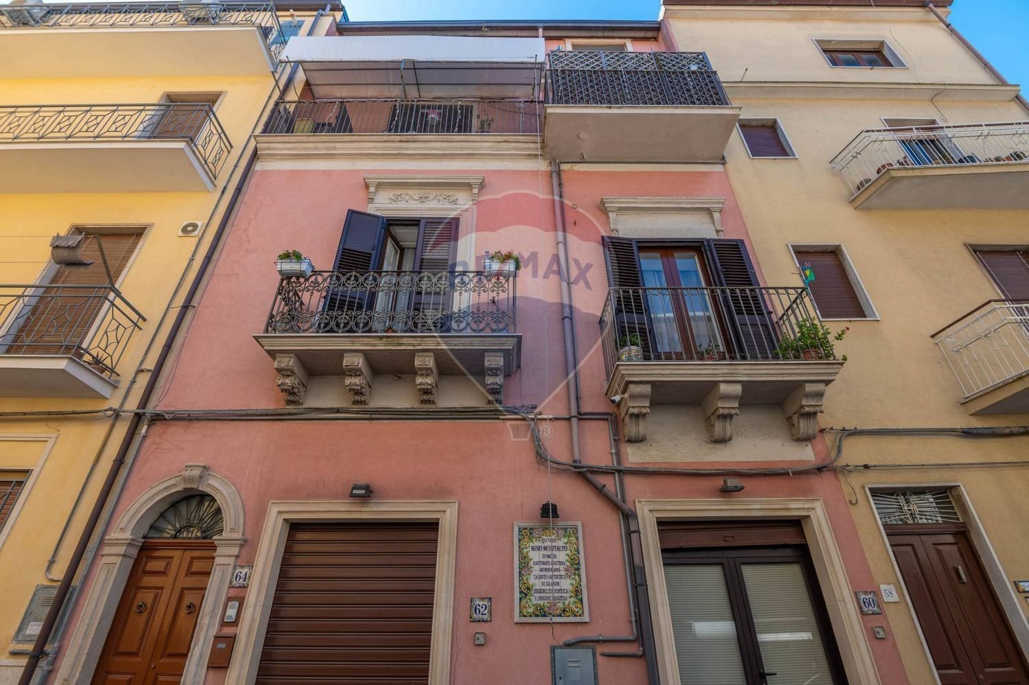 6 rooms House in Grammichele, Italy No. 207174