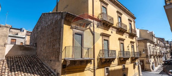 6 rooms House in Grammichele, Italy No. 207174 10