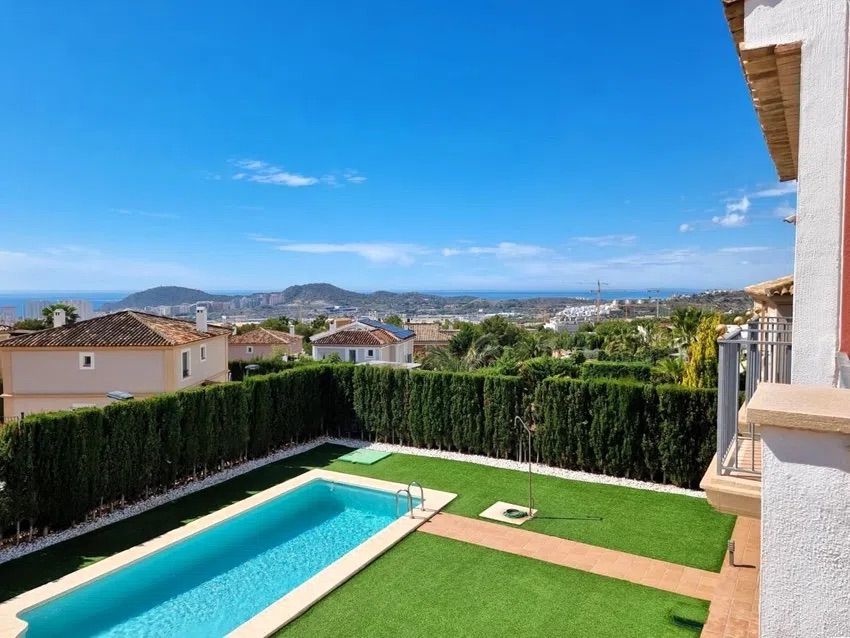 4 bedrooms House in Benidorm, Spain No. 12167