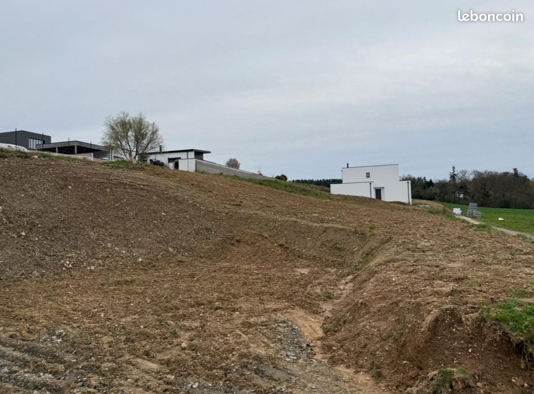 874m² Land in Montertelot, France No. 274887