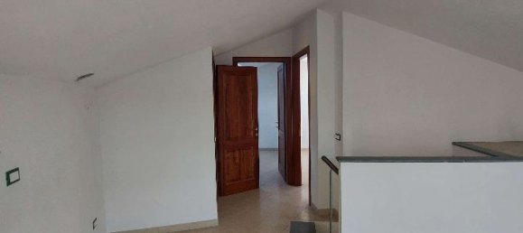 6 rooms Apartment in Carmignano, Italy No. 75651 4