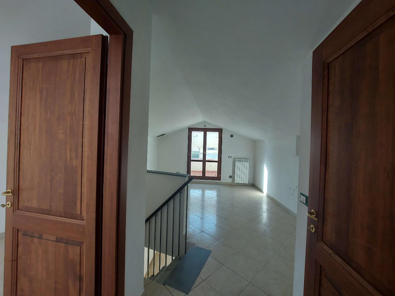 6 rooms Apartment in Carmignano, Italy No. 75651