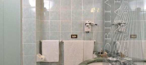 25 rooms Commercial property in Massa, Italy No. 165878 9