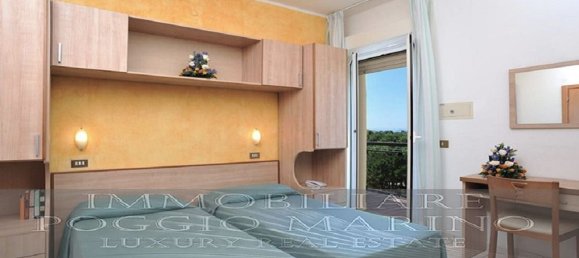 25 rooms Commercial property in Massa, Italy No. 165878 7