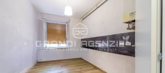 2 bedrooms Apartment in Parma, Italy No. 333789 5
