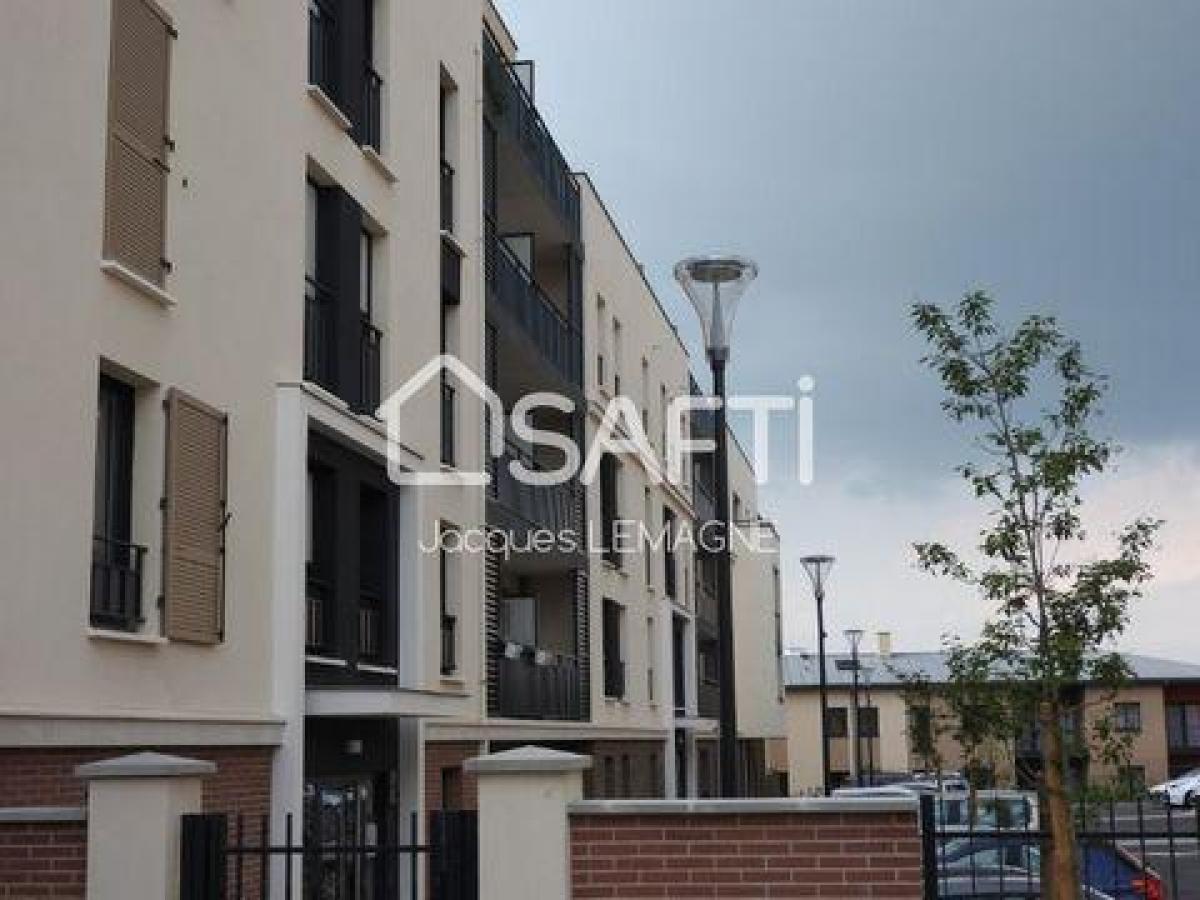 3 bedrooms Apartment in Melun, France No. 35687